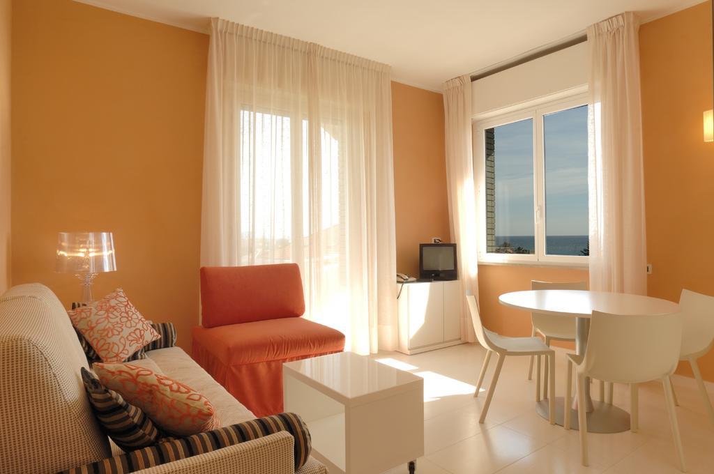 Residence Oliveto Ceriale Ruang foto