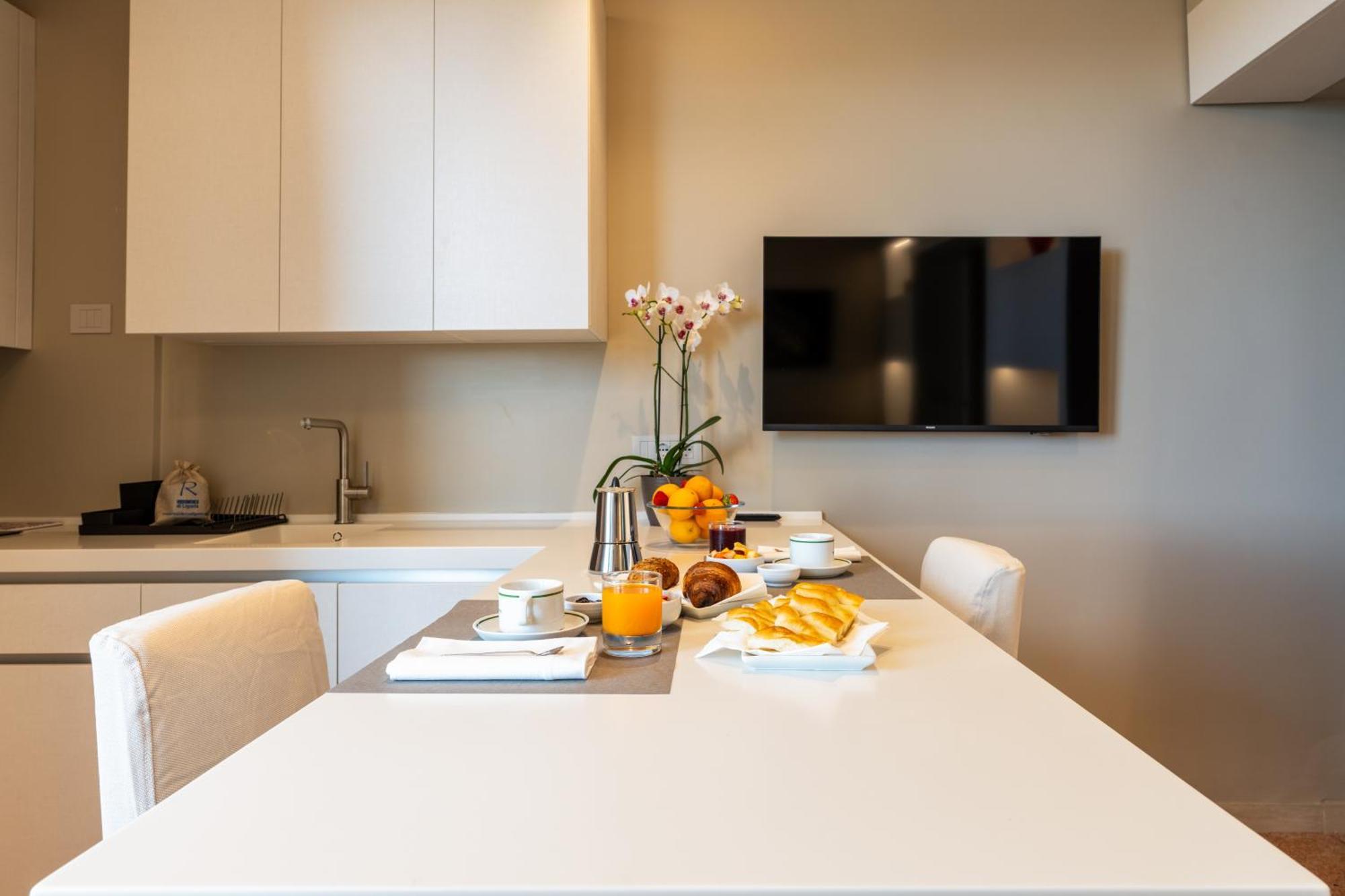Residence Oliveto Ceriale Bagian luar foto