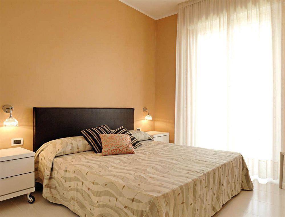Residence Oliveto Ceriale Bagian luar foto