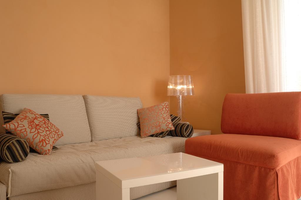 Residence Oliveto Ceriale Bagian luar foto