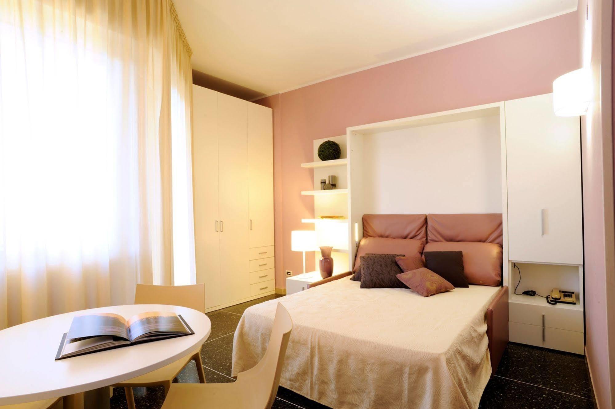 Residence Oliveto Ceriale Bagian luar foto