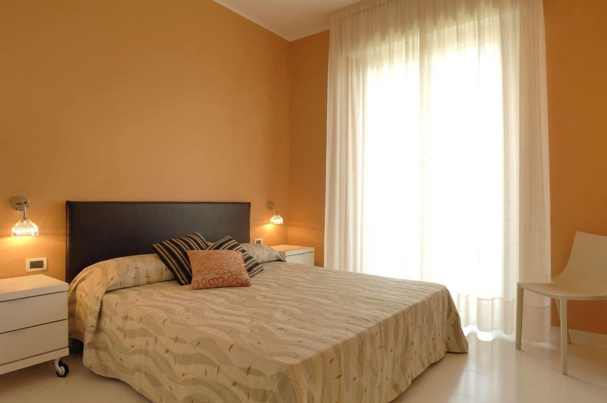 Residence Oliveto Ceriale Bagian luar foto