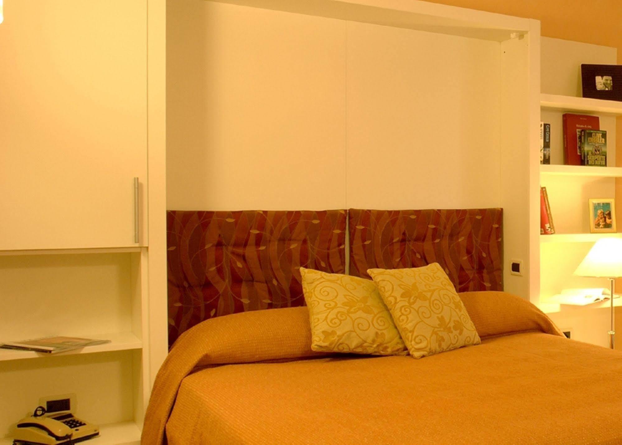 Residence Oliveto Ceriale Bagian luar foto